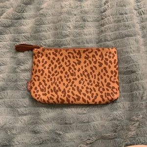 3 for $12💙 Brown Cheetah Print Cosmetics Bag